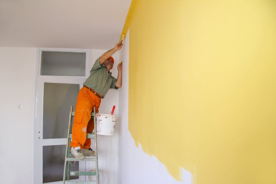 Làm thế nào để sơn trong nhà khi trời mưa?